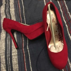 BNWT Platform pumps size 11