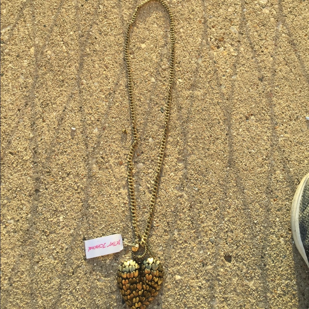 Betsey Johnson wow! 32, 36 inch gorgeous heart