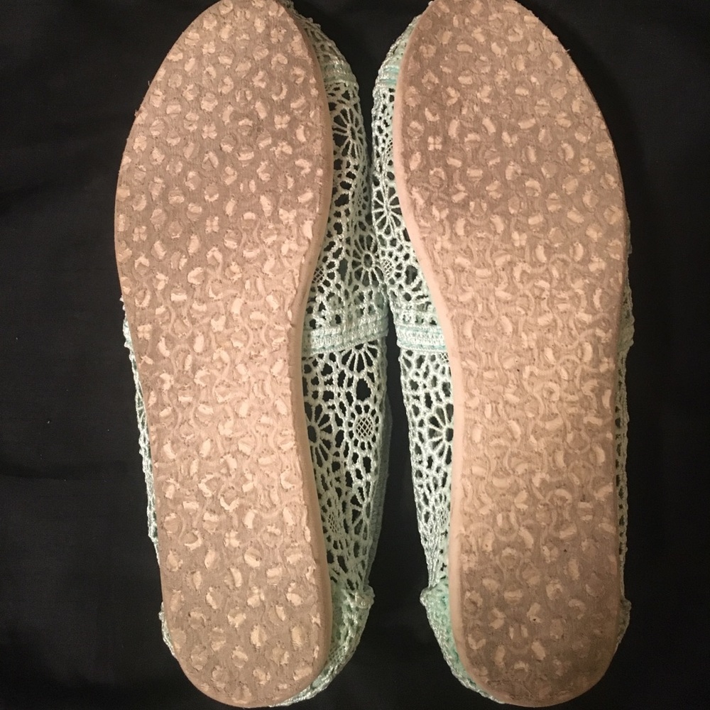 EUC Mint Crochet Toms - Picture 4 of 4