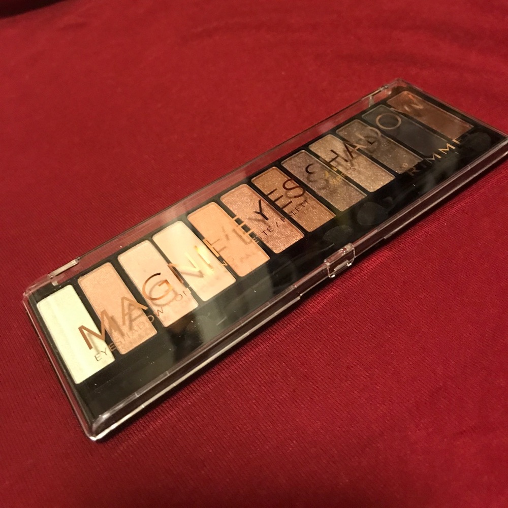 Magnif'eye shadow palette