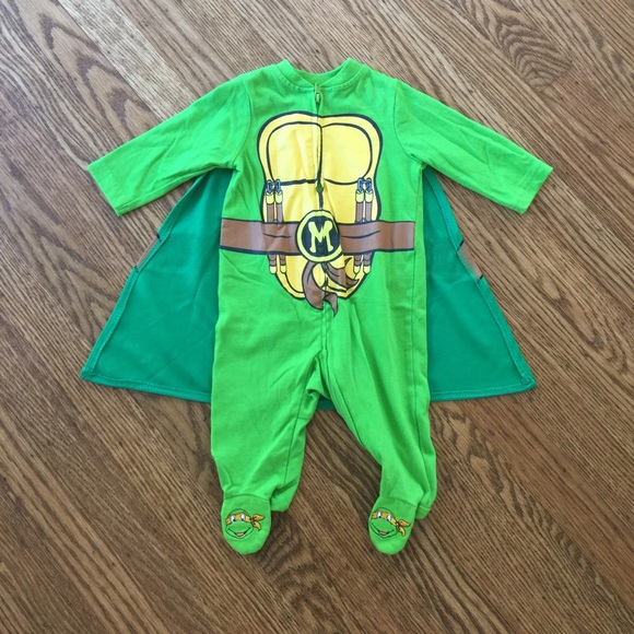 Nickelodeon Other - 🐝Clearance🐝NWOT** Footies with cape