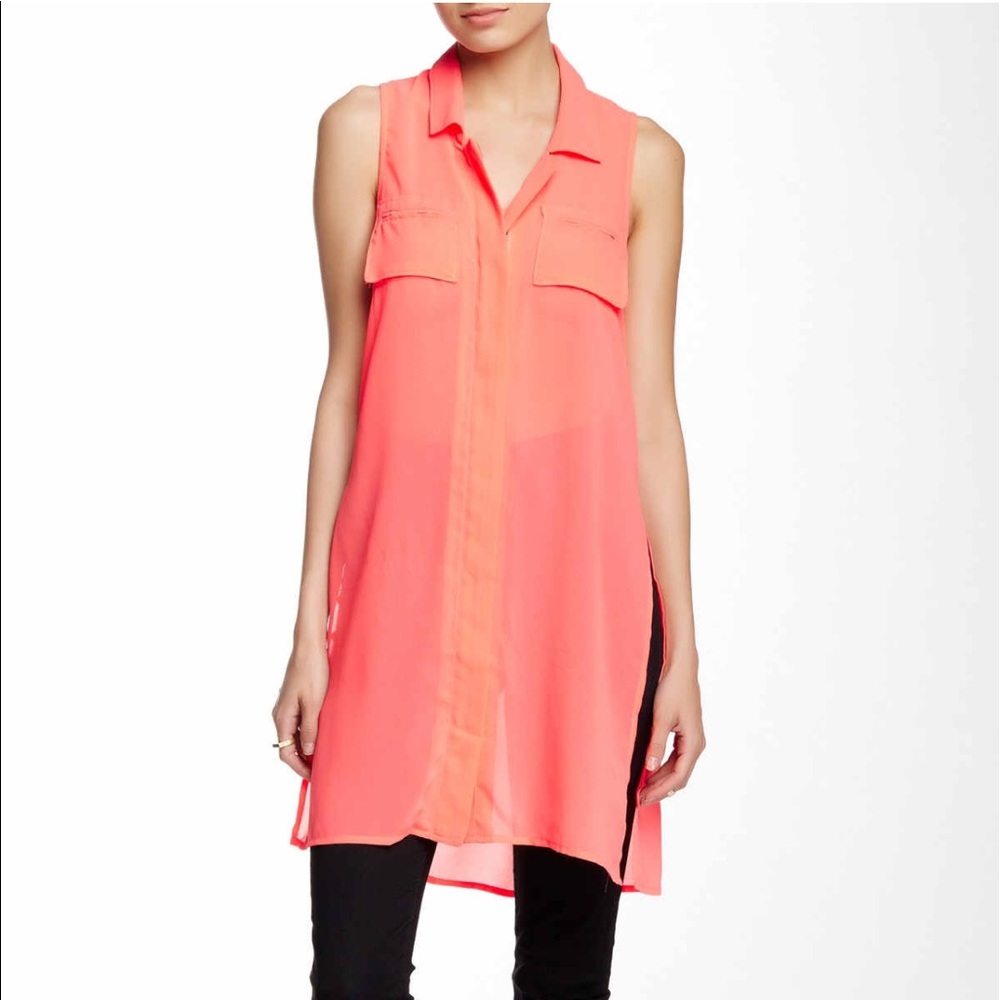 BLVD Sleeveless Blouse