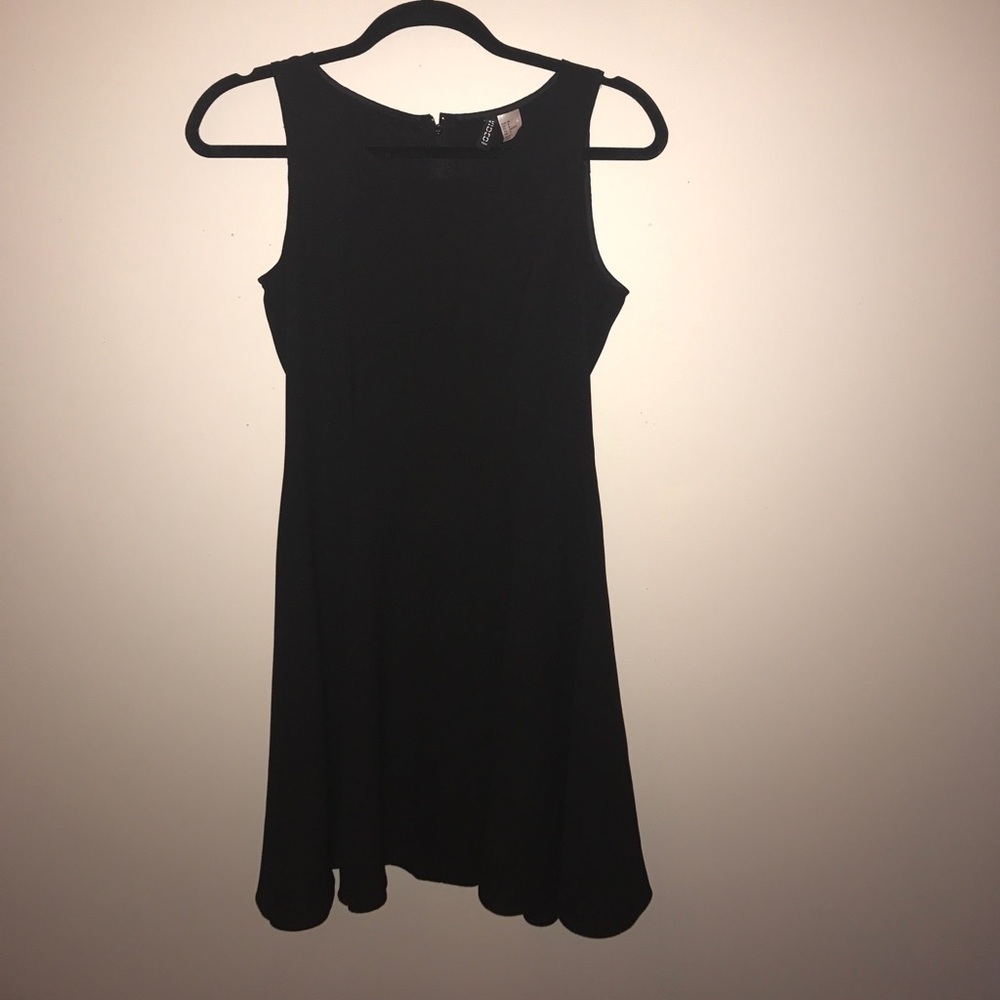 Black fitted H&M dress