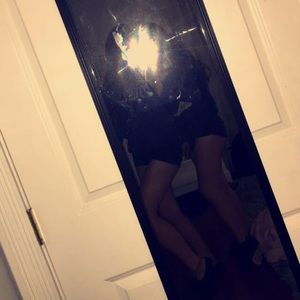 Meet your Posher, Julia