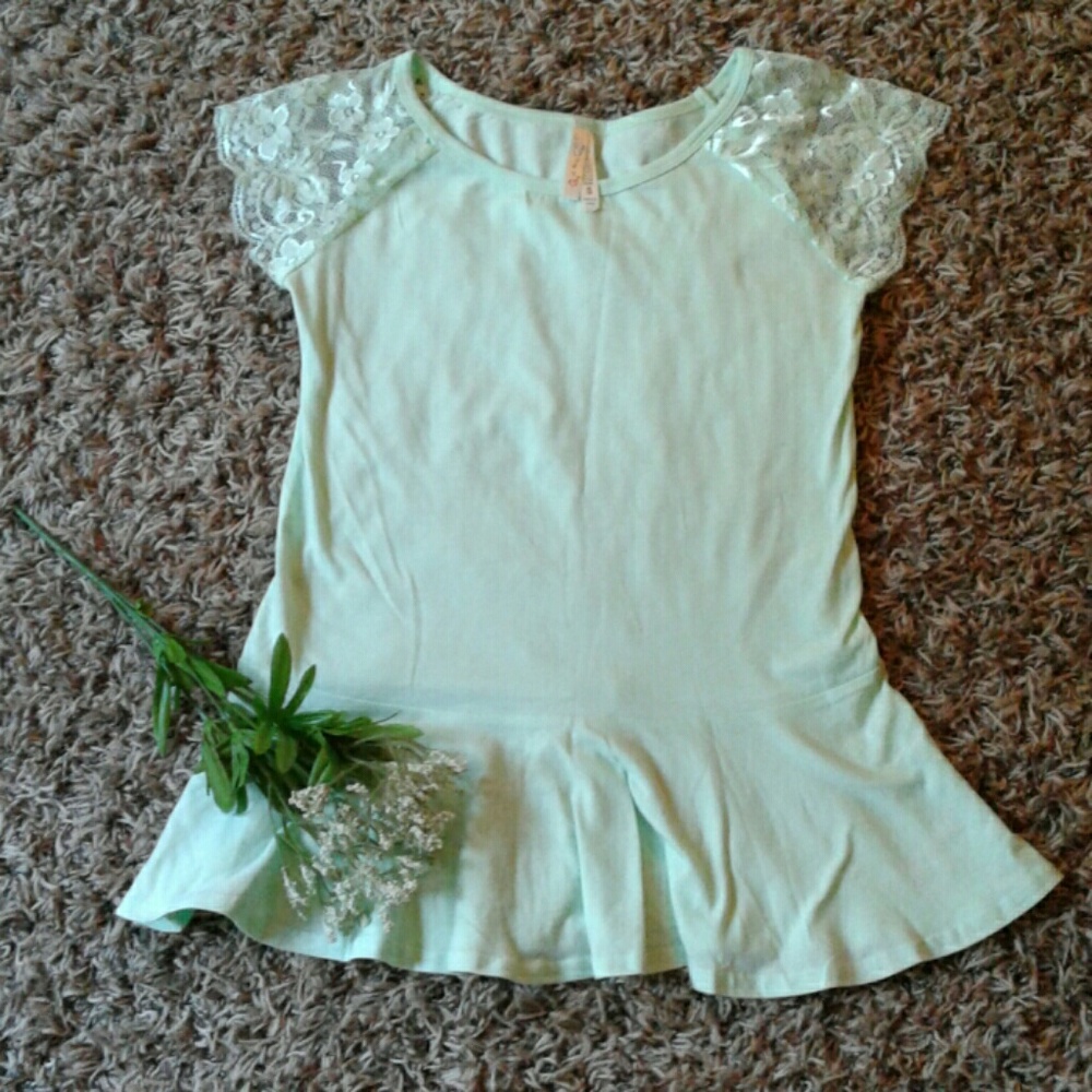 Lace-sleeved top, size small, NWOT
