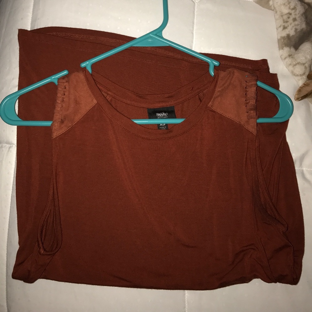 Suede shoulder flowy tank top