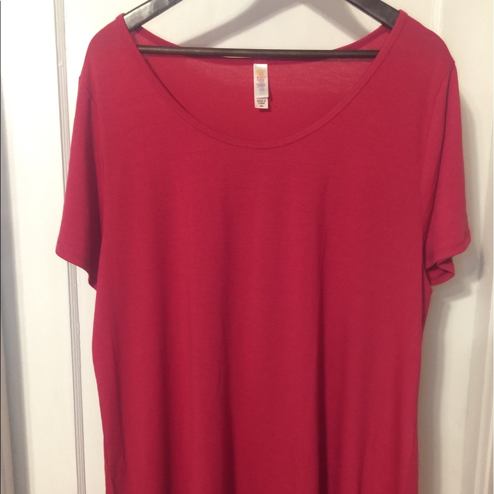 Hot Pink LuLaRoe Classic T!
