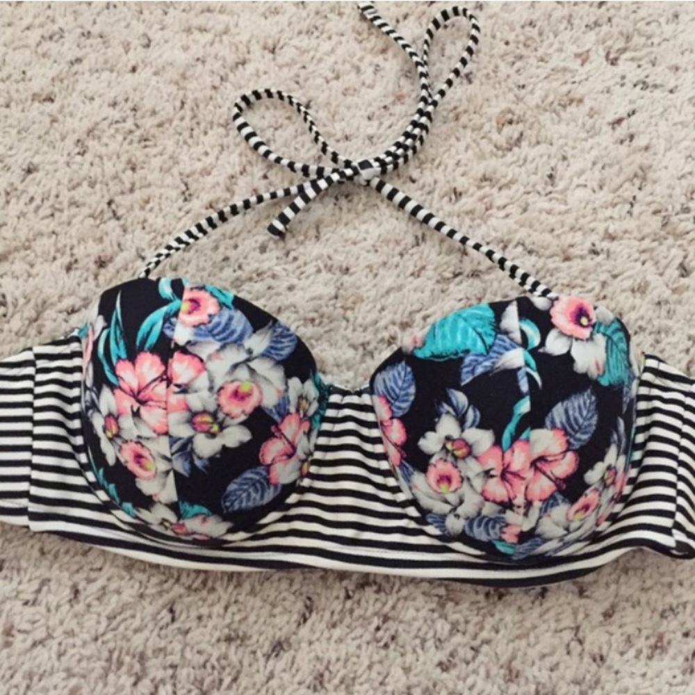 Floral & stripe push up swim top 🌸