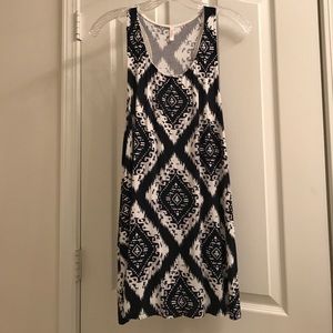 Maternity tank top size LARGE.