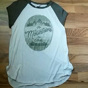 "The mountains are calling" t-shirt