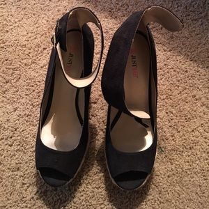 NWOT Super cute Just Fab espidrille wedges