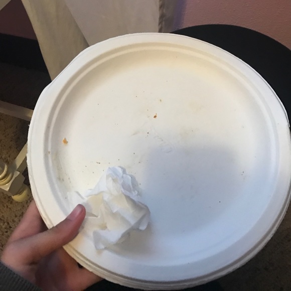 Trash - Picture 2 of 8