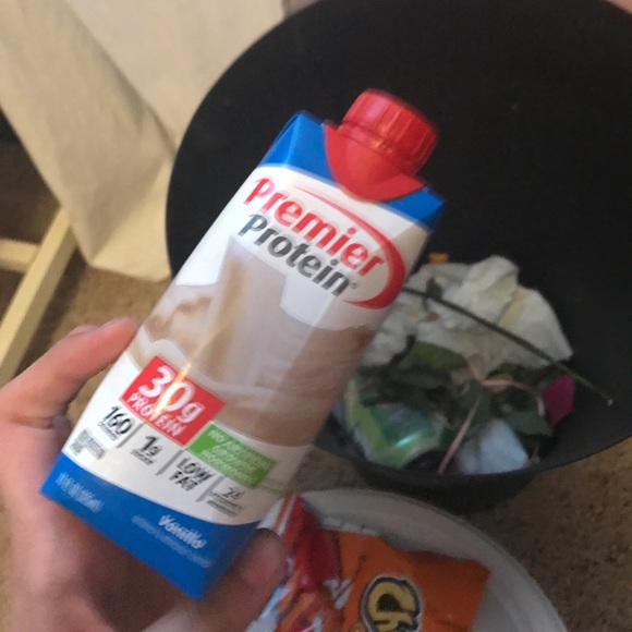 Trash - Picture 5 of 8