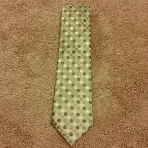 Claiborne men's green silk tie