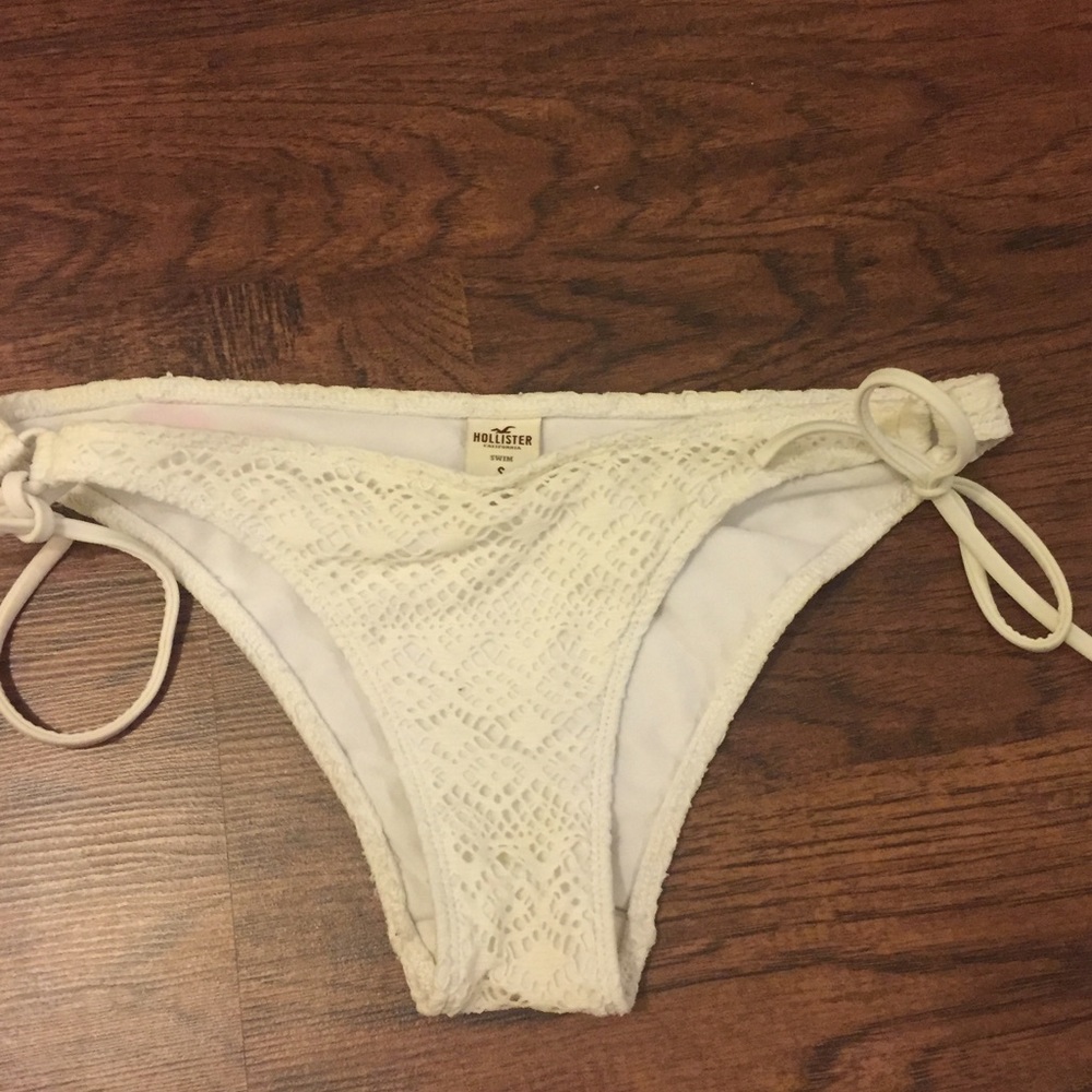 ✨Hollister Bikini bottoms✨