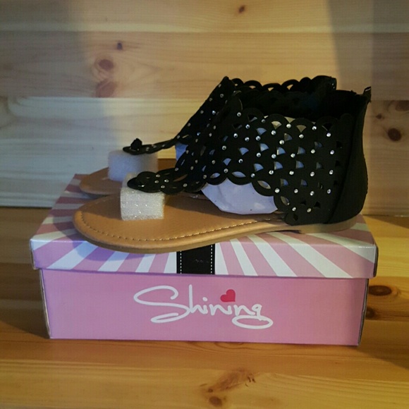 Girls Sandals - Picture 2 of 5