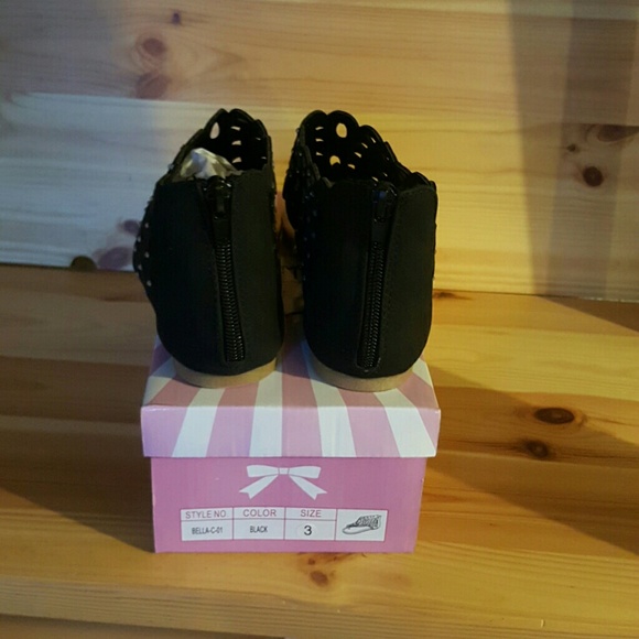 Girls Sandals - Picture 3 of 5