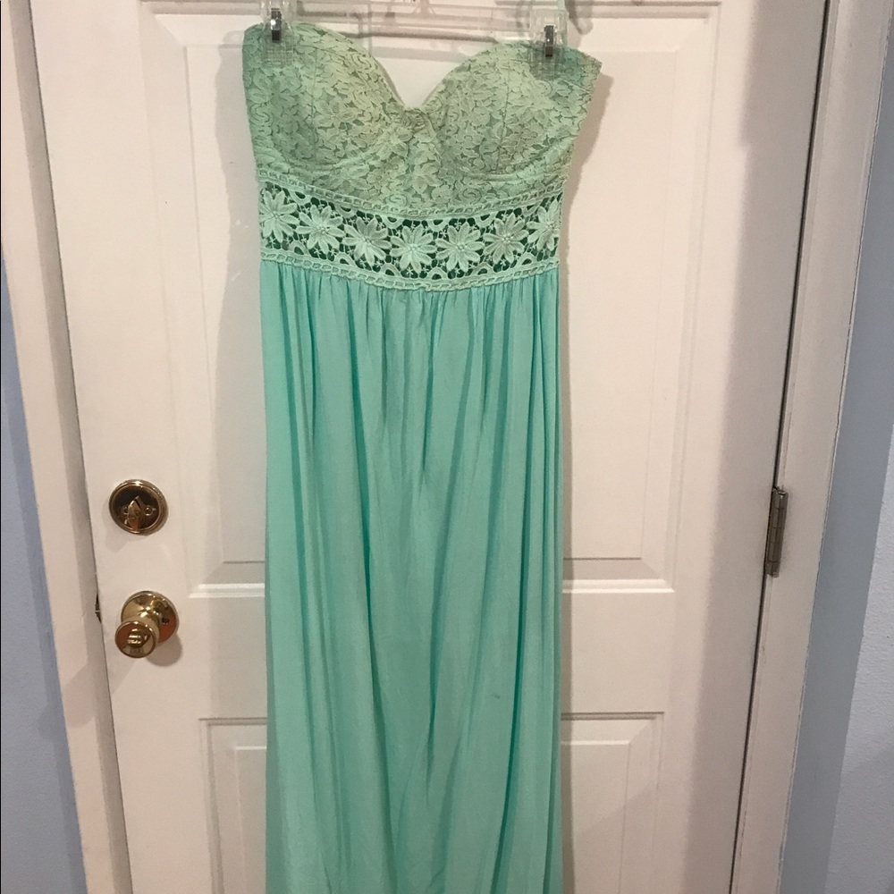 Bebe crochet maxi dress 💕