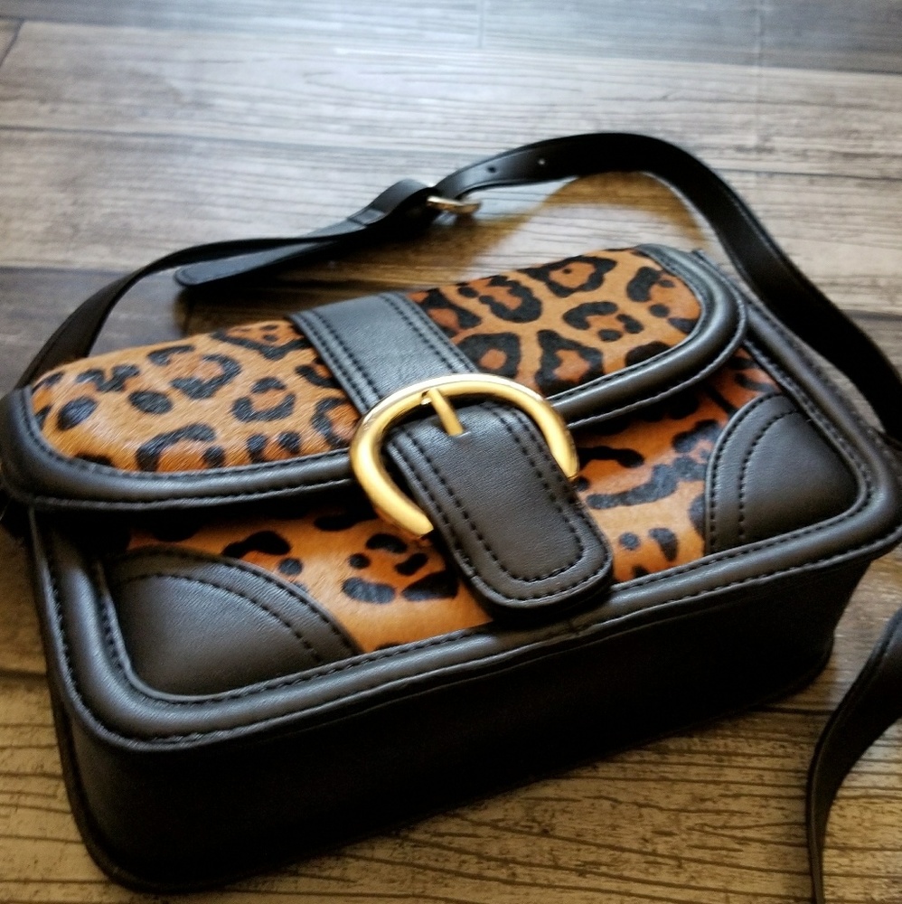 TOPSHOP leopard print flap crossbody bag - Picture 2 of 8