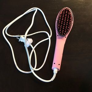 Heated hair straightening brush 🌸