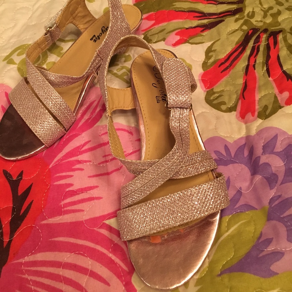 Shimmering pink sandals