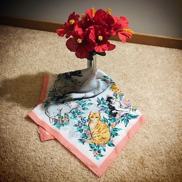 Vintage 1980's "Enchanted Garden" Cat Lovers Scarf - Picture 2 of 4