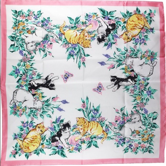 Vintage 1980's "Enchanted Garden" Cat Lovers Scarf - Picture 1 of 4