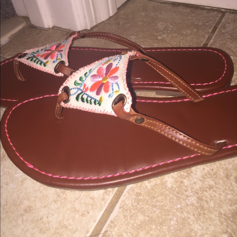 GORGEOUS SANDALS - Picture 2 of 3