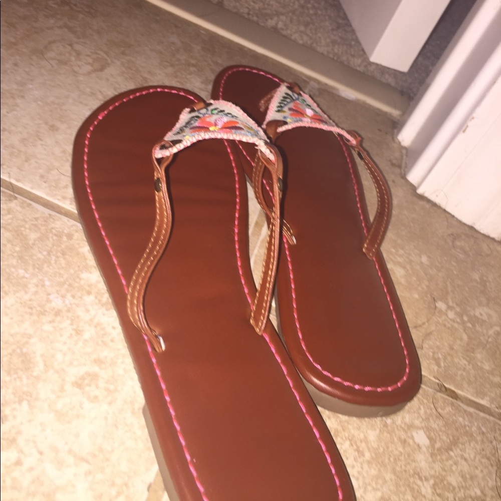 GORGEOUS SANDALS - Picture 3 of 3