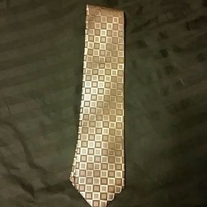 Kenneth Cole Reaction silk tie