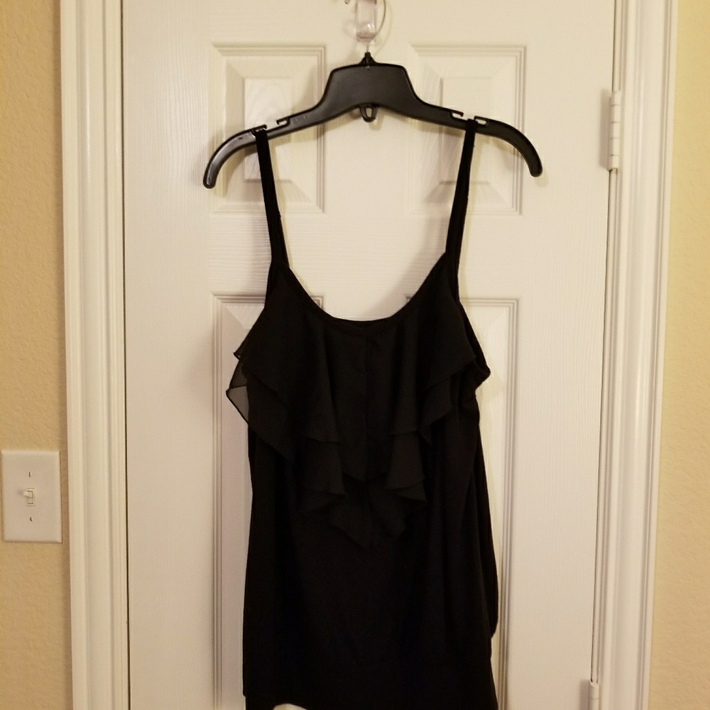 Black  spagetti strap chiffon ruffled tank top.