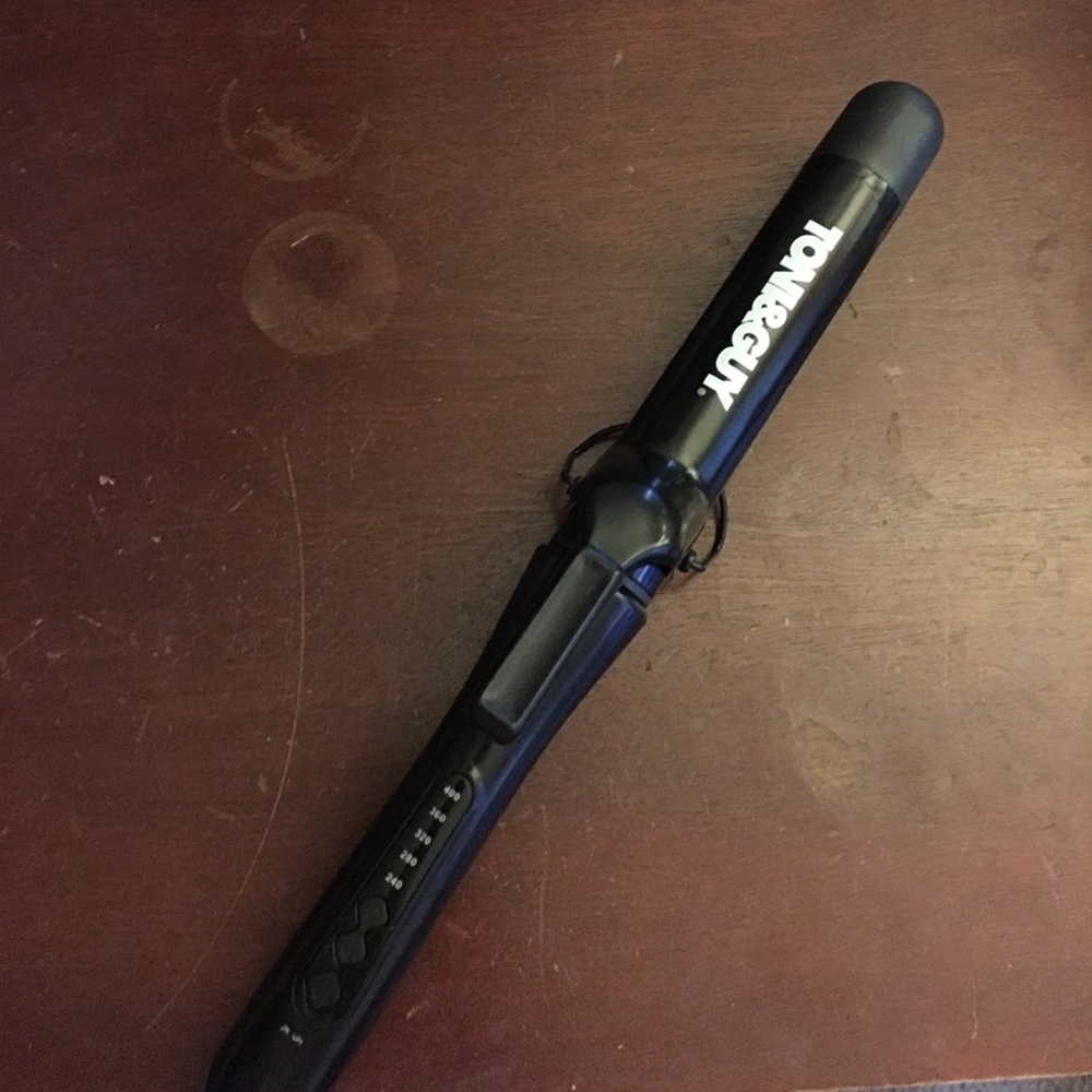 Toni & Guy Curling Iron