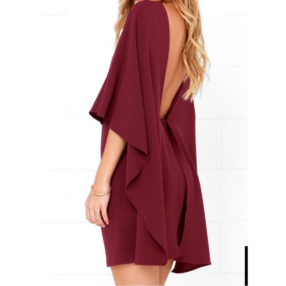 Lulu's BRAND NEW backless dress with cape sleeves