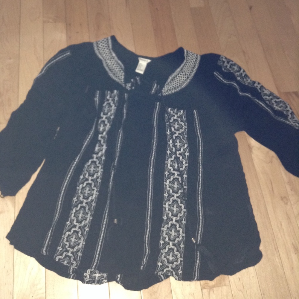 Beautiful black boho top 🌸