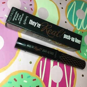 Benefit they're Real! push-up liner mini in Brown