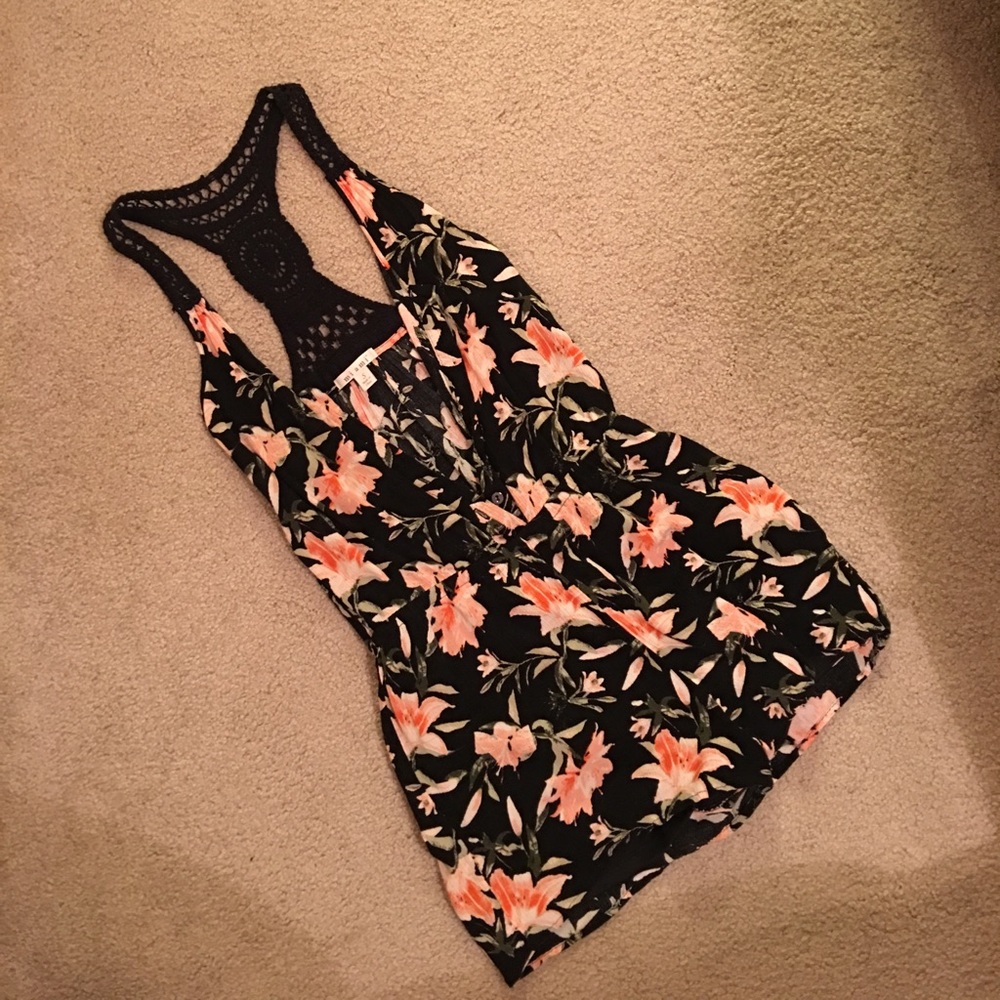 🎉🎉🎉 SOLD ✔️ Floral Romper 🌺