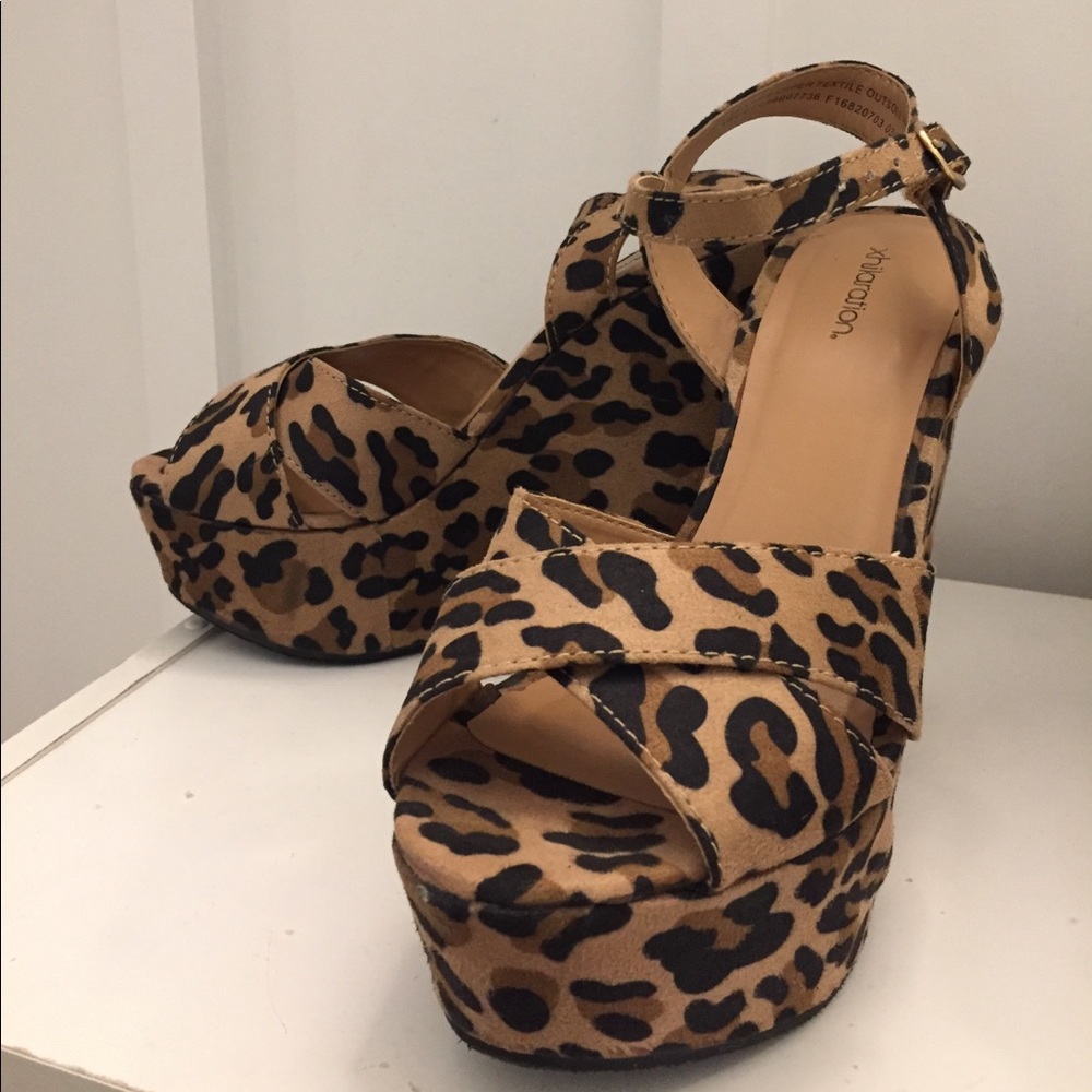 Xhilaration Cheetah Wedge - Open toe sandal 6.5