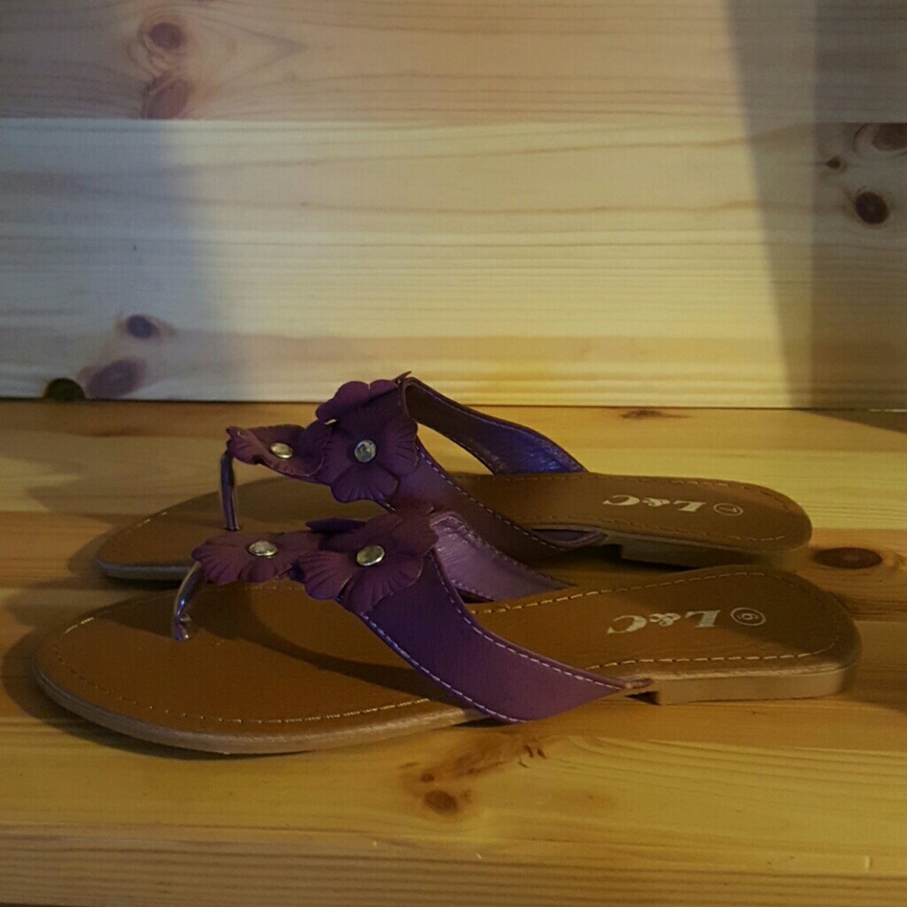 Sandals - Picture 2 of 2