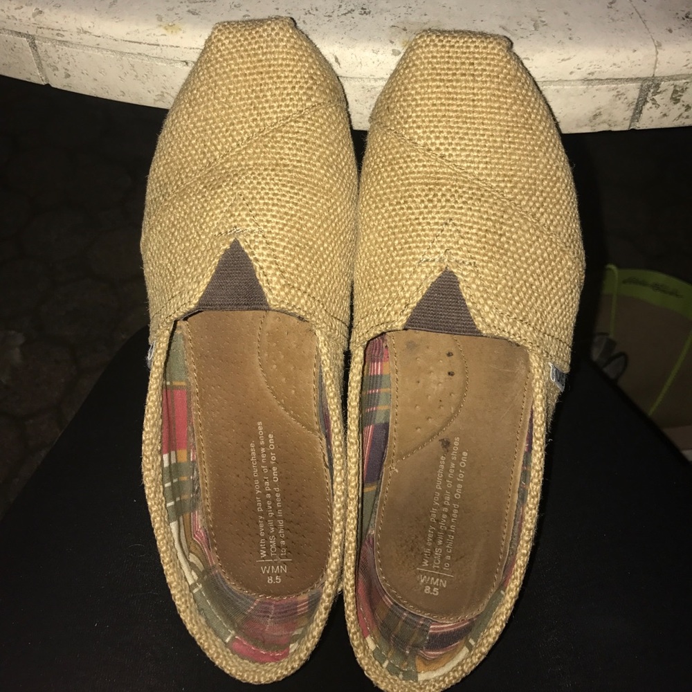 Toms