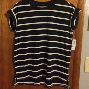 Navy blue and white stripped t-shirt.