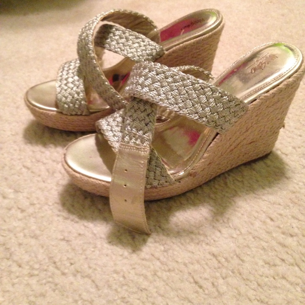Gold wedges