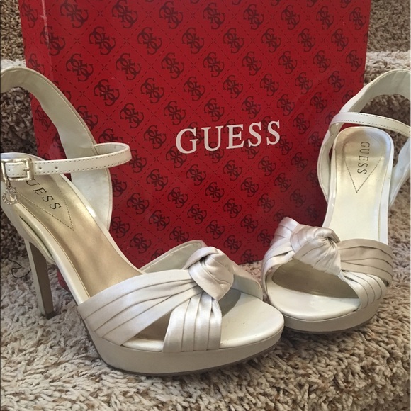 GUESS heels - Picture 2 of 4