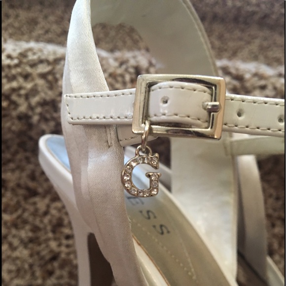 GUESS heels - Picture 3 of 4
