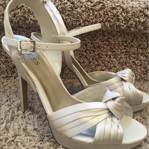 GUESS heels - Picture 4 of 4