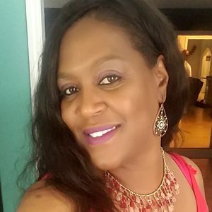 Meet your Posher, Carla