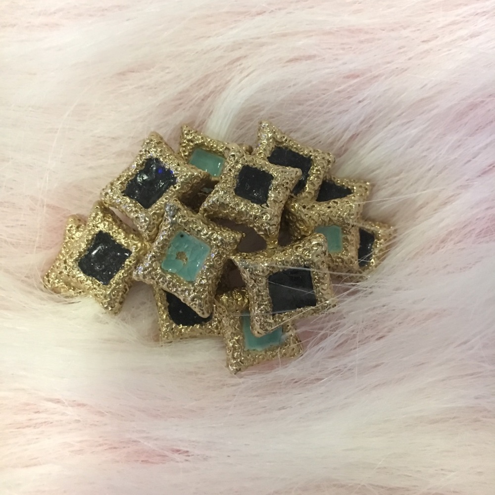 Vintage Mid Century Enamel Pin