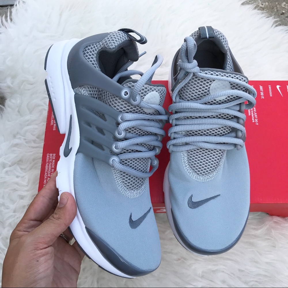 NIKE AUTHENTIC AIR PRESTOS YOUTH Sz 7 women's 8.5 - Picture 1 of 6
