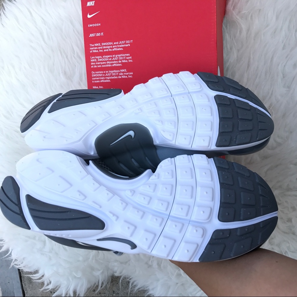 NIKE AUTHENTIC AIR PRESTOS YOUTH Sz 7 women's 8.5 - Picture 5 of 6