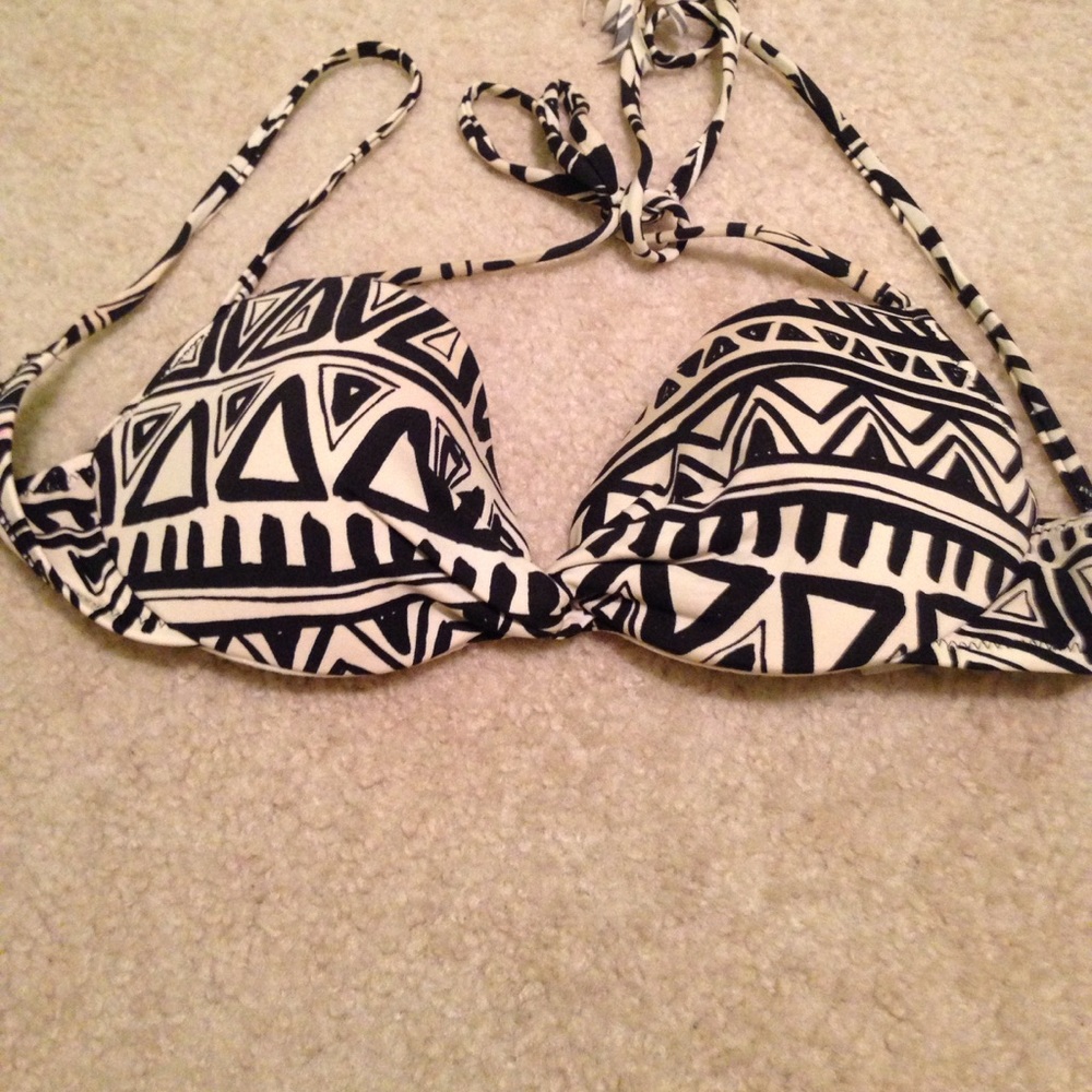 Black and white bikini top