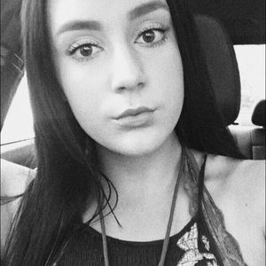 Meet your Posher, Brooke